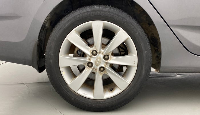 2013 Hyundai Verna FLUIDIC 1.6 SX VTVT, Petrol, Manual, 52,704 km, Right Rear Wheel