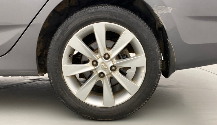2013 Hyundai Verna FLUIDIC 1.6 SX VTVT, Petrol, Manual, 52,704 km, Left Rear Wheel