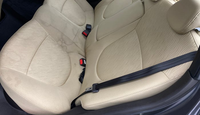 2013 Hyundai Verna FLUIDIC 1.6 SX VTVT, Petrol, Manual, 52,704 km, Second-row left seat - Cover slightly stained