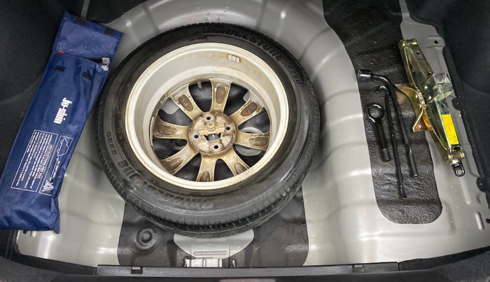 2013 Hyundai Verna FLUIDIC 1.6 SX VTVT, Petrol, Manual, 52,704 km, Spare Tyre