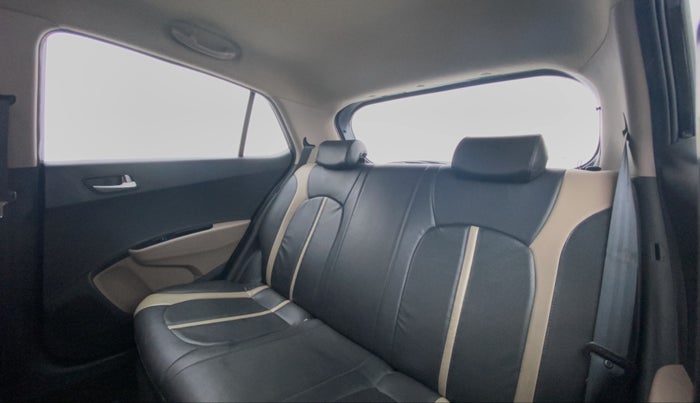 2016 Hyundai Grand i10 ASTA 1.2 (O) VTVT, Petrol, Manual, 36,906 km, Right Side Rear Door Cabin View
