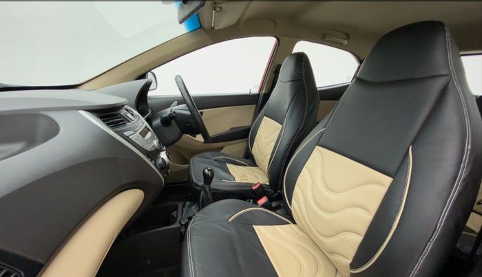 2015 Hyundai Eon MAGNA PLUS, Petrol, Manual, 46,052 km, Right Side Front Door Cabin
