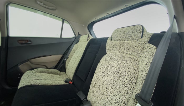 2016 Hyundai Grand i10 Magna 1.2 AT  VTVT, Petrol, Automatic, 93,624 km, Right Side Rear Door Cabin