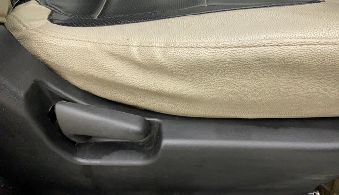 2017 Maruti Wagon R 1.0 LXI, Petrol, Manual, 79,416 km, Driver Side Adjustment Panel