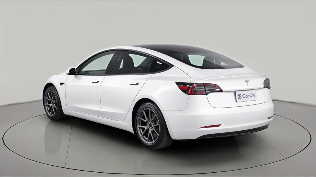 2022 Tesla Model 3 Rear-wheel Drive, Automatic, 81921 km, Left Back Diagonal (45- Degree) View