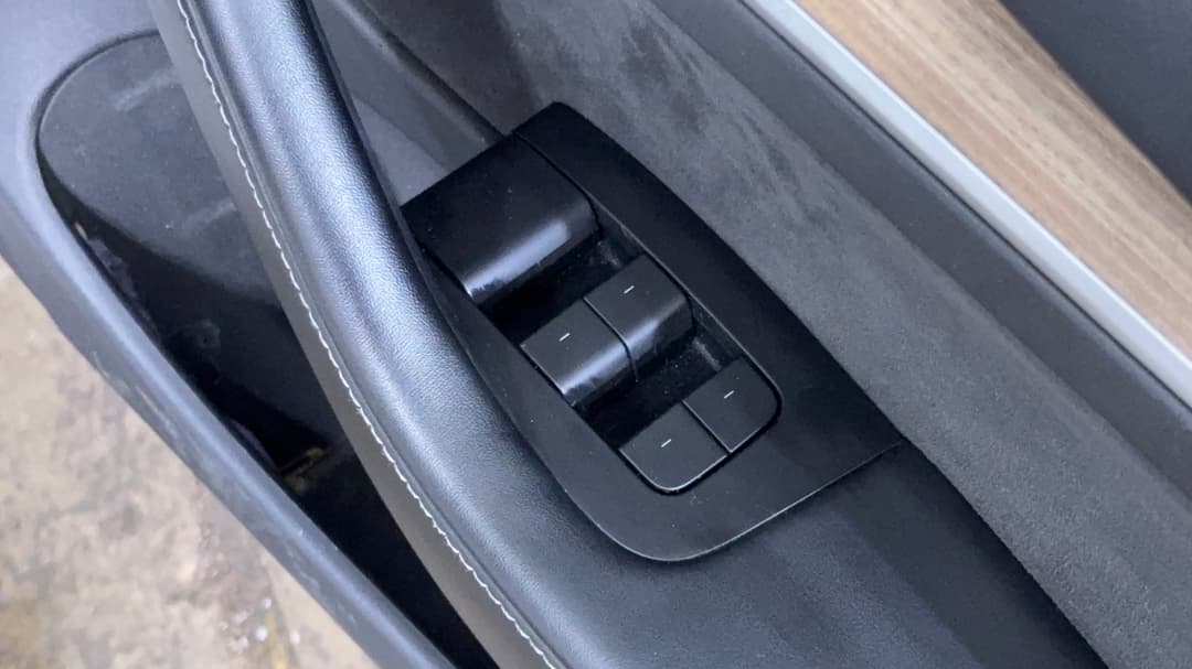 2022 Tesla Model 3 Rear-wheel Drive, Automatic, 81921 km, Drivers Side Door Panel Controls