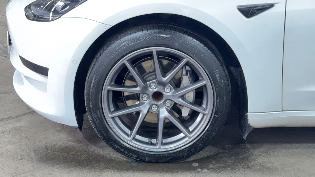 2022 Tesla Model 3 Rear-wheel Drive, Automatic, 81921 km, Left Front Wheel