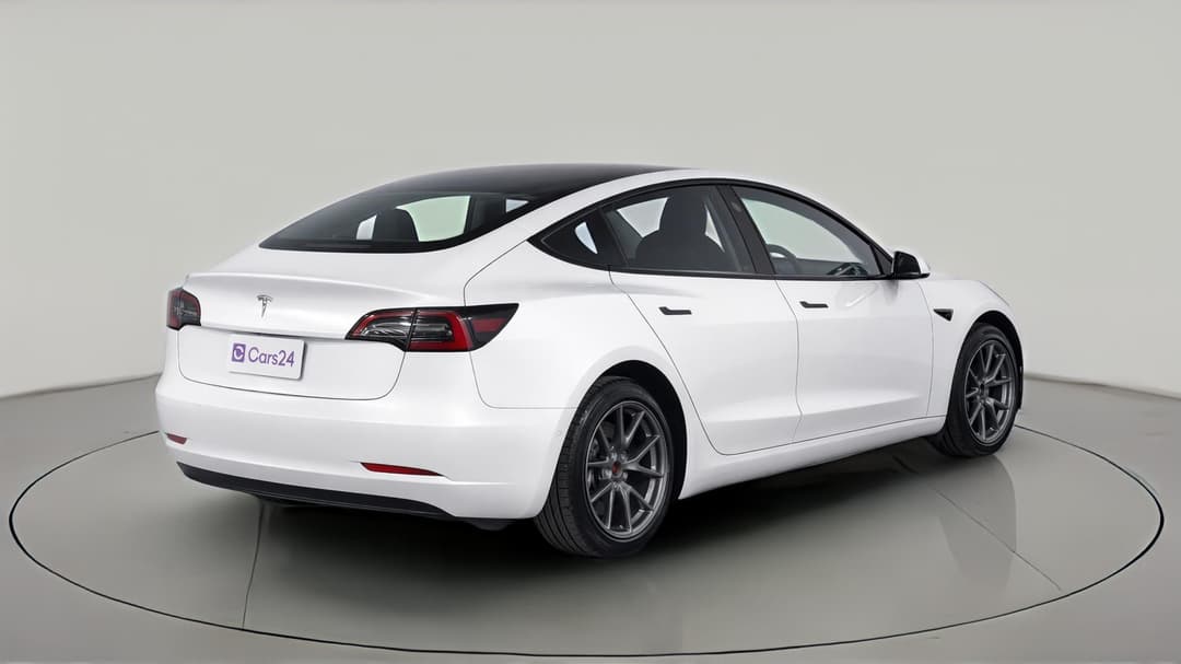 2022 Tesla Model 3 Rear-wheel Drive, Automatic, 81921 km, Right Back Diagonal (45- Degree) View