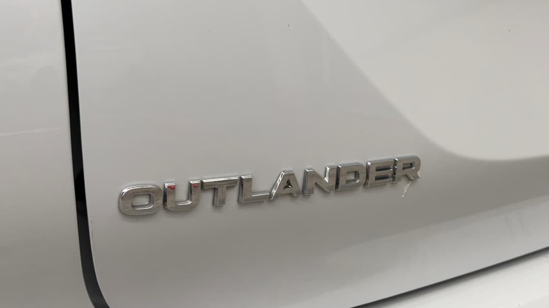 2024 Mitsubishi Outlander Ls 7 Seat (2WD), Automatic, 60619 km, Badge (Boot Left Side)