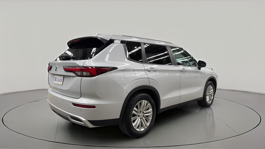 2024 Mitsubishi Outlander Ls 7 Seat (2WD), Automatic, 60619 km, Right Back Diagonal (45- Degree) View