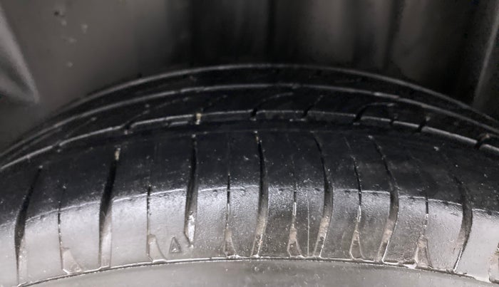 2017 Skoda Rapid AMBITION 1.5 TDI, Diesel, Manual, 63,702 km, Left Rear Tyre Tread