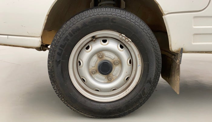 2016 Maruti Omni 5 STR, Petrol, Manual, 17,602 km, Left Front Wheel