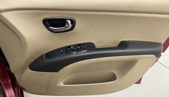 2015 Hyundai i10 SPORTZ 1.1 IRDE2, Petrol, Manual, 42,204 km, Driver Side Door Panels Control