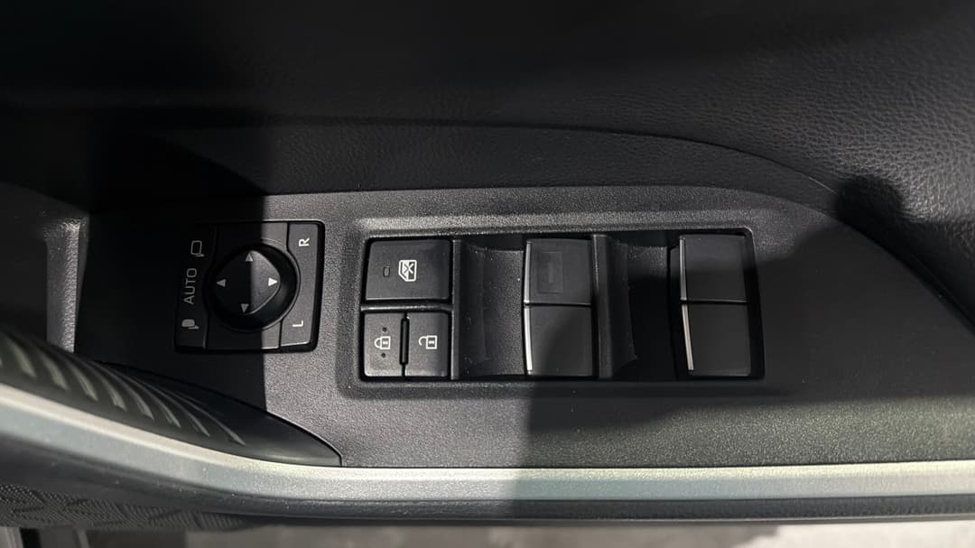 2021 Toyota RAV4 Cruiser (2WD) Hybrid, Automatic, 103470 km, Drivers Side Door Panel Controls
