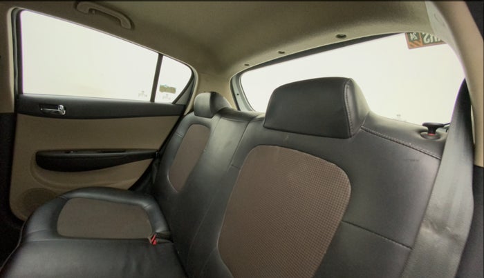 2013 Hyundai i20 MAGNA 1.4 CRDI, Diesel, Manual, 67,939 km, Right Side Rear Door Cabin