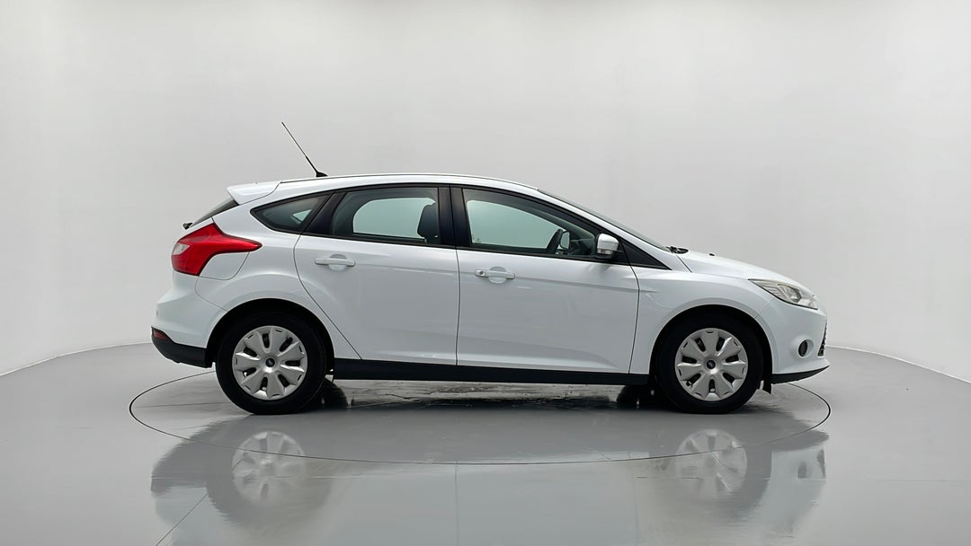 2015 Ford Focus Ambiente, Automatic, 99918 km, Right Side View