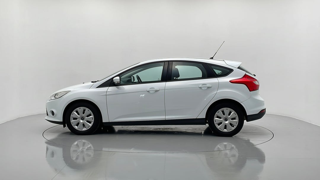 2015 Ford Focus Ambiente, Automatic, 99918 km, Left Side View