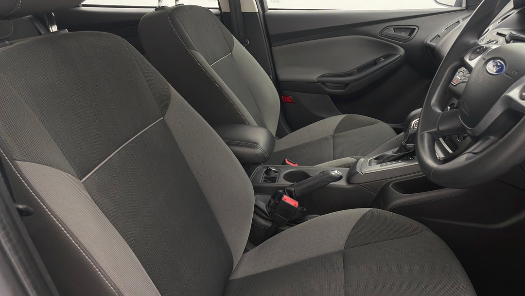 2015 Ford Focus Ambiente, Automatic, 99918 km, Right Side Front Door Cabin View