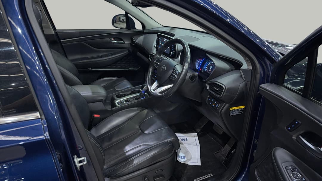 2019 Hyundai Santa Fe Highlander Crdi Burg (AWD), Automatic, 71412 km, Right Side Front Door Cabin View