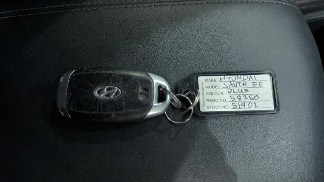 2019 Hyundai Santa Fe Highlander Crdi Burg (AWD), Automatic, 71412 km, Key Close-up