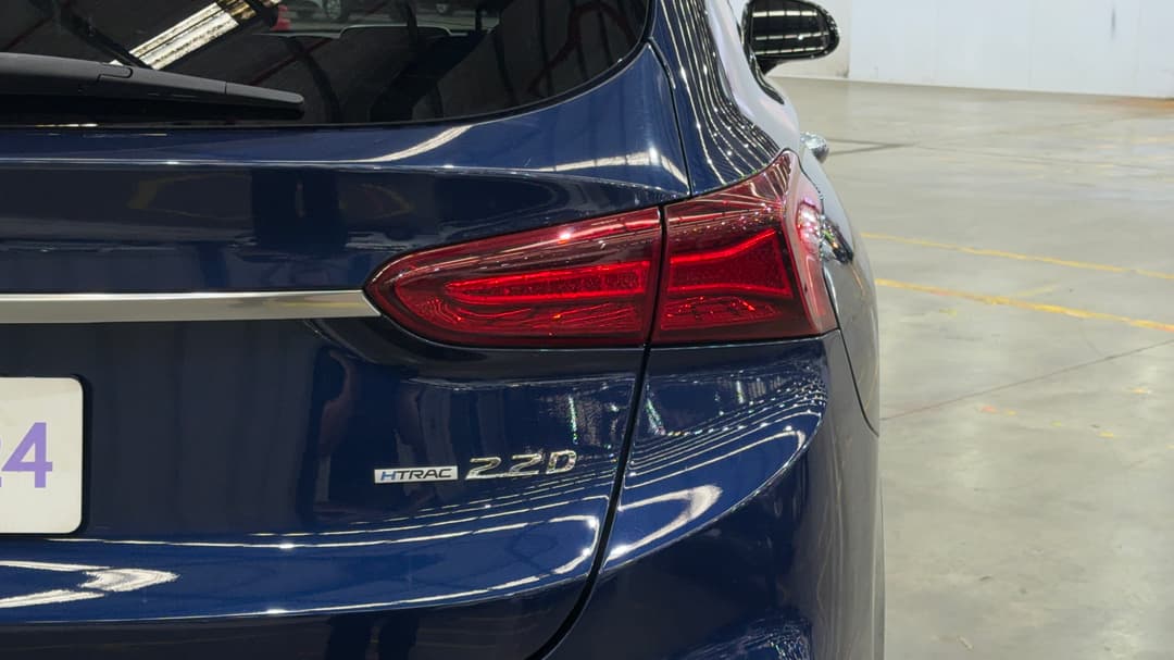 2019 Hyundai Santa Fe Highlander Crdi Burg (AWD), Automatic, 71412 km, Badge (Boot Right Side)