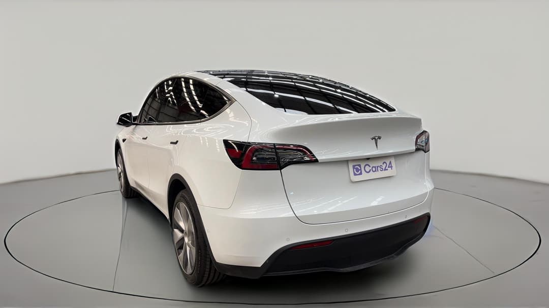 2022 Tesla Model Y Rear-wheel Drive, Automatic, 64459 km, Left Back Diagonal (45- Degree) View