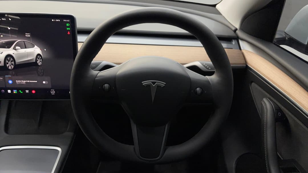 2022 Tesla Model Y Rear-wheel Drive, Automatic, 64459 km, Steering Wheel Close-up