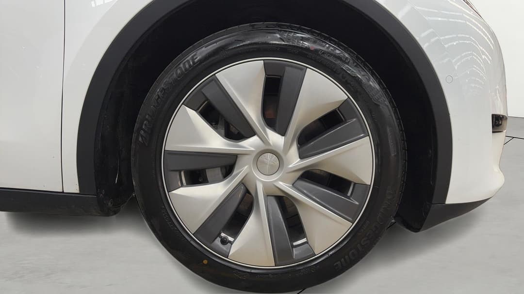 2022 Tesla Model Y Rear-wheel Drive, Automatic, 64459 km, Right Front Wheel