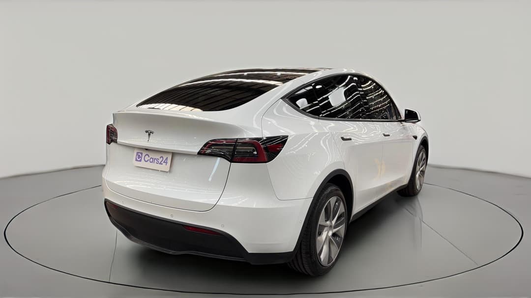 2022 Tesla Model Y Rear-wheel Drive, Automatic, 64459 km, Right Back Diagonal (45- Degree) View