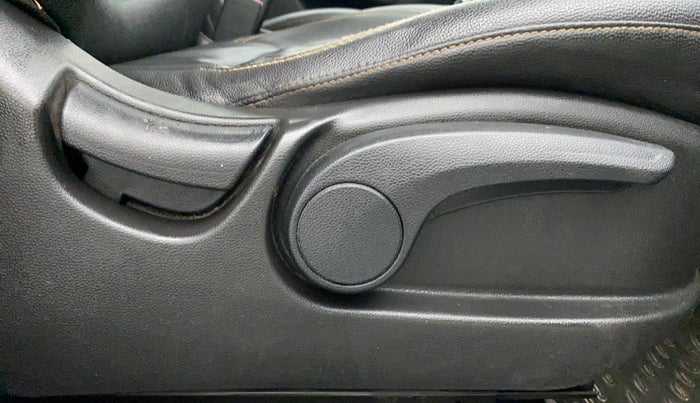 2019 Hyundai Creta SX AT 1.6 DIESEL, Diesel, Automatic, 80,459 km, Driver Side Adjustment Panel