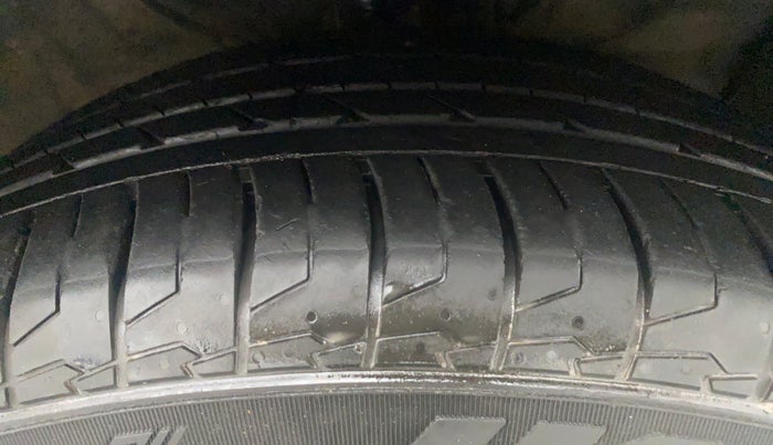 2019 Hyundai Creta SX AT 1.6 DIESEL, Diesel, Automatic, 80,459 km, Right Front Tyre Tread