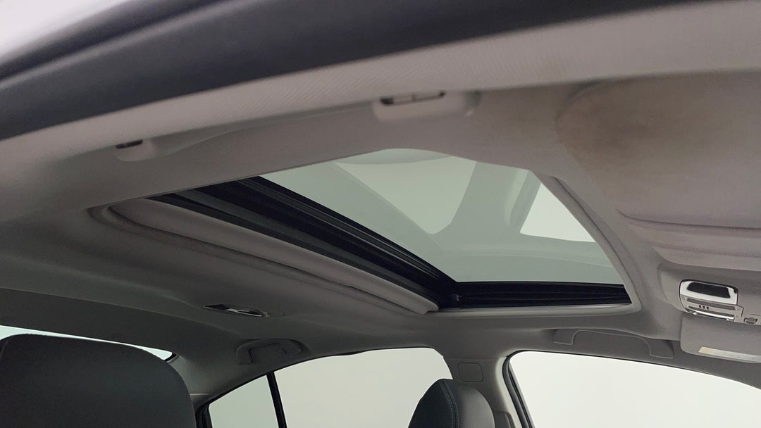 Interior Sunroof/Moonroof
