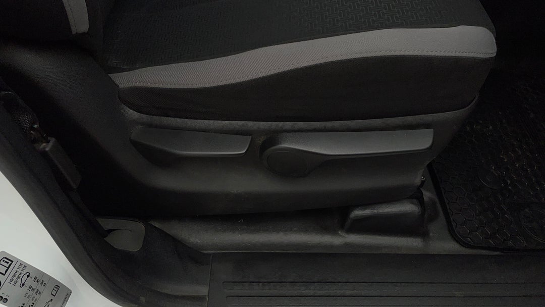 2020 Holden Colorado Ls (4x4), Automatic, 82727 km, Drivers Side Adjustment Panel