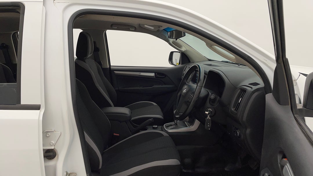 2020 Holden Colorado Ls (4x4), Automatic, 82727 km, Right Side Front Door Cabin View