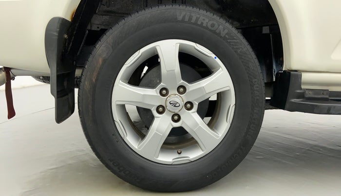 2015 Mahindra Scorpio S6 PLUS, Diesel, Manual, 67,624 km, Right Rear Wheel