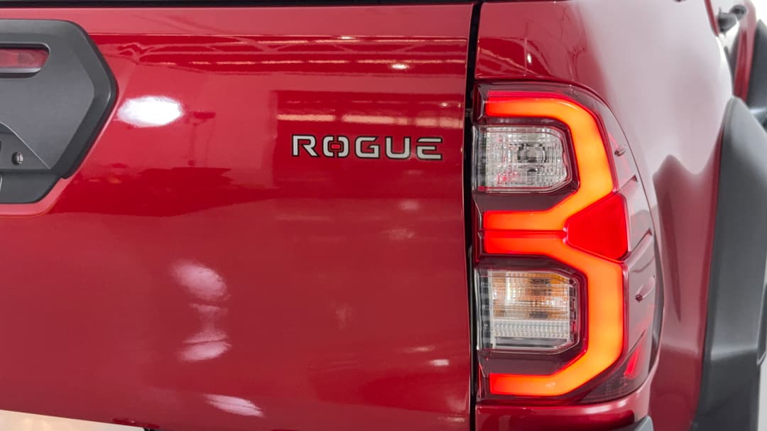2023 Toyota Hilux Rogue (4x4), Automatic, 47505 km, Badge (Boot Right Side)