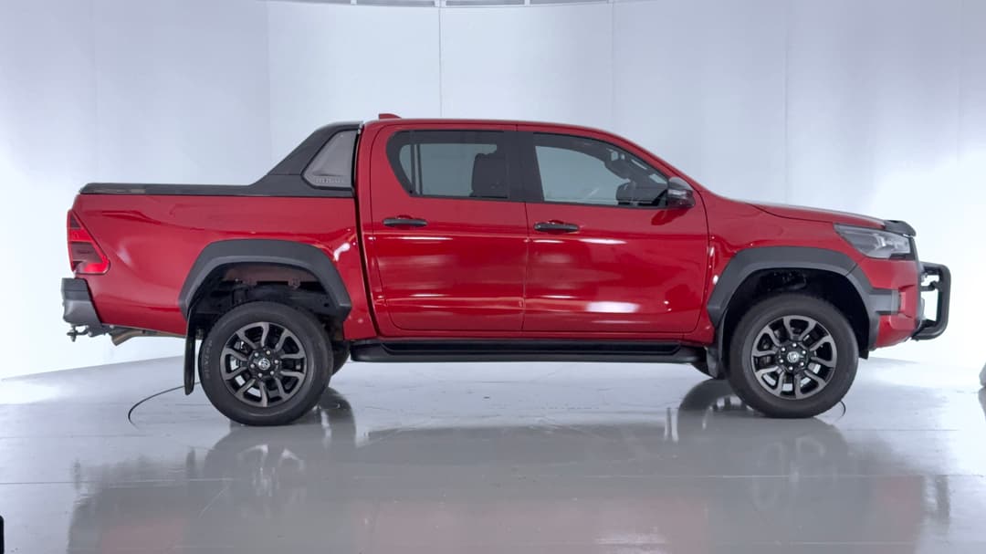 2023 Toyota Hilux Rogue (4x4), Automatic, 47505 km, Right Side View