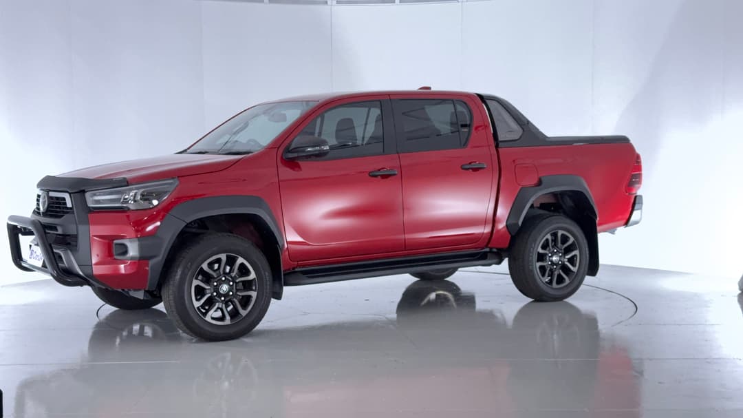 2023 Toyota Hilux Rogue (4x4), Automatic, 47505 km, Left Front Diagonal (45- Degree) View