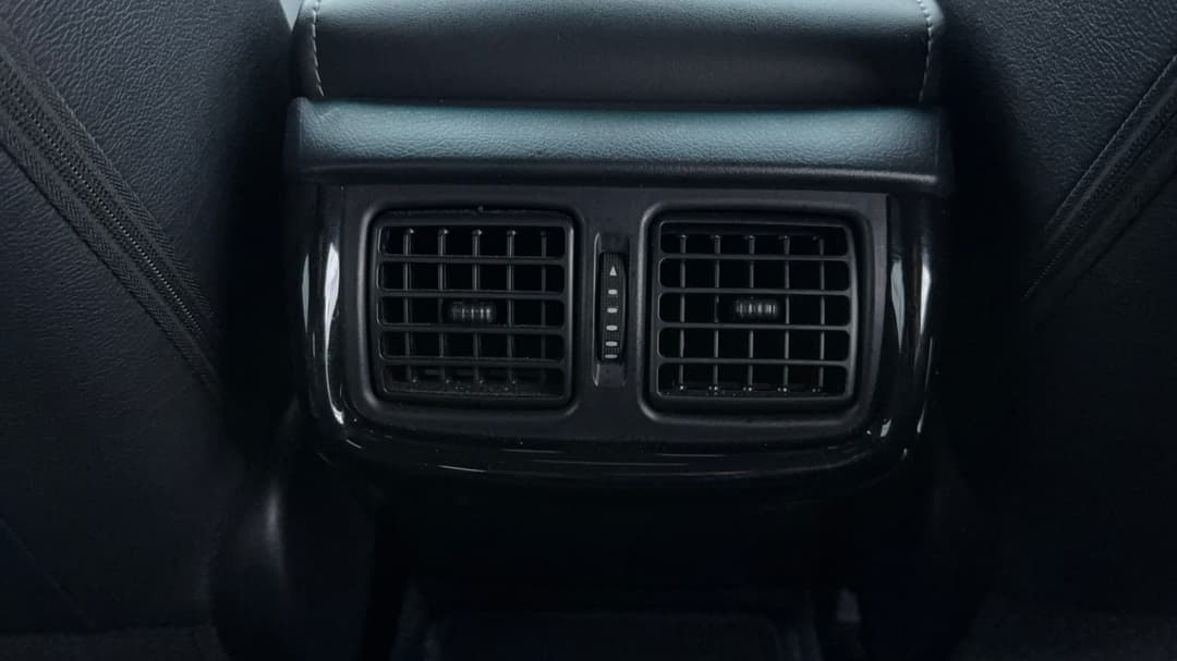 2023 Toyota Hilux Rogue (4x4), Automatic, 47505 km, Rear A/C Vent