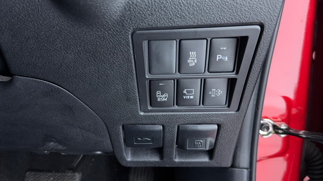 2023 Toyota Hilux Rogue (4x4), Automatic, 47505 km, Utility Switches/Buttons