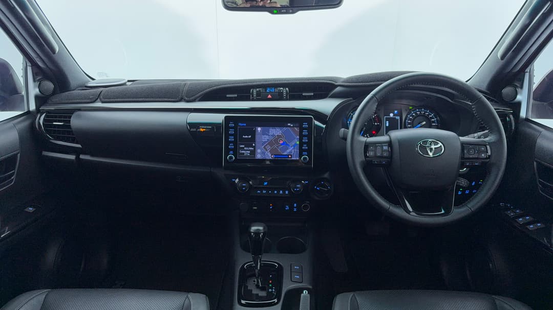 2023 Toyota Hilux Rogue (4x4), Automatic, 47505 km, Dashboard View