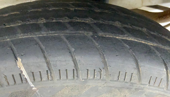 2019 Maruti New Wagon-R LXI CNG 1.0 L, CNG, Manual, 35,732 km, Left Rear Tyre Tread
