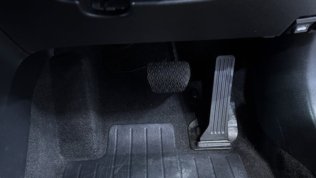 2017 Mazda 3 Sp25, Automatic, 131162 km, Pedals and Footmat