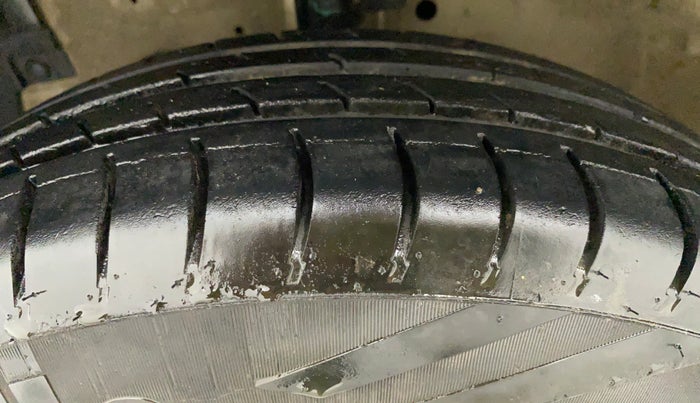 2015 Maruti Swift Dzire VXI, Petrol, Manual, 99,300 km, Left Front Tyre Tread