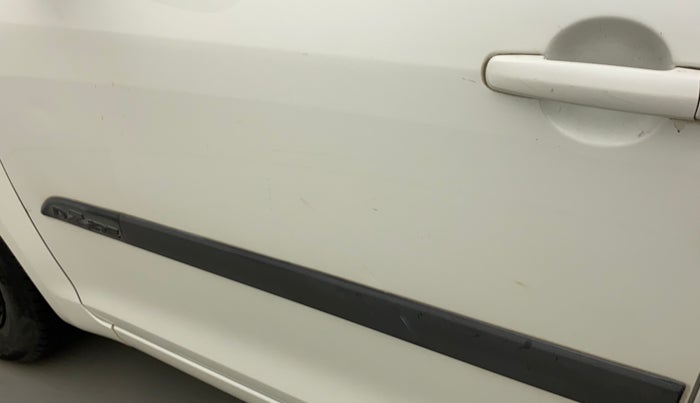 2015 Maruti Swift Dzire VXI, Petrol, Manual, 99,300 km, Front passenger door - Minor scratches