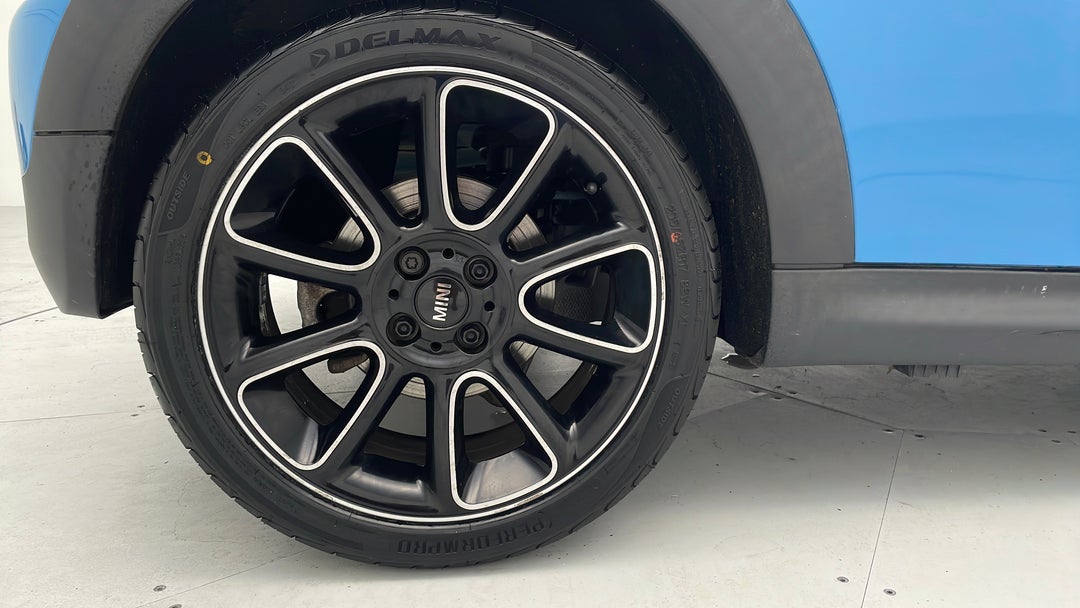 2012 MINI Cooper S, Automatic, 54015 km, Right Front Wheel