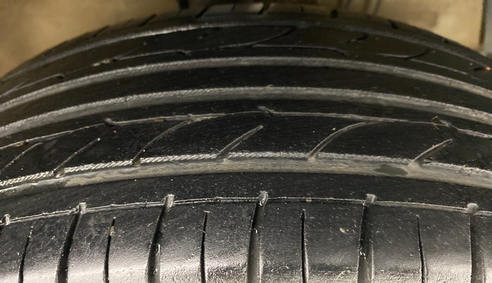 2016 Maruti Swift Dzire VDI ABS, Diesel, Manual, 94,520 km, Right Front Tyre Tread