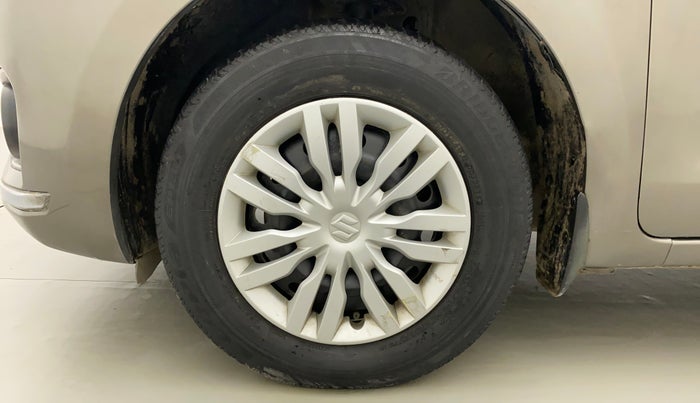 2018 Maruti Dzire VXI AMT, CNG, Automatic, 49,922 km, Left Front Wheel