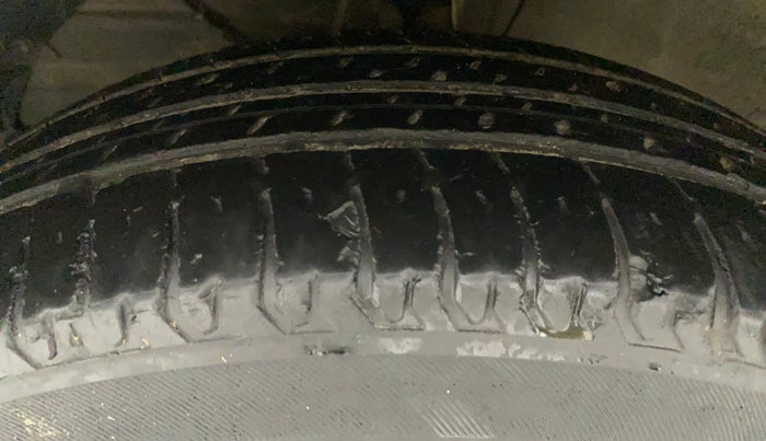 2018 Maruti Dzire VXI AMT, CNG, Automatic, 49,922 km, Left Front Tyre Tread
