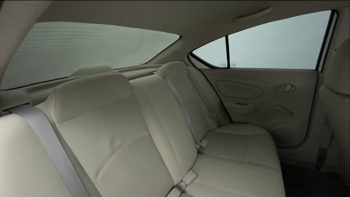 NISSAN SUNNY-Right Side Door Cabin View